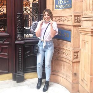 Meet your Posher, Chrissy